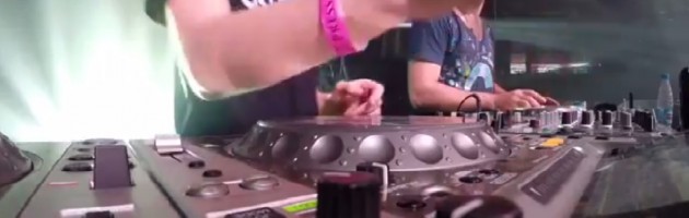 It’s a Miracle: This DJ Can Play an Entire Set Without Touching A single Button on His Controller
